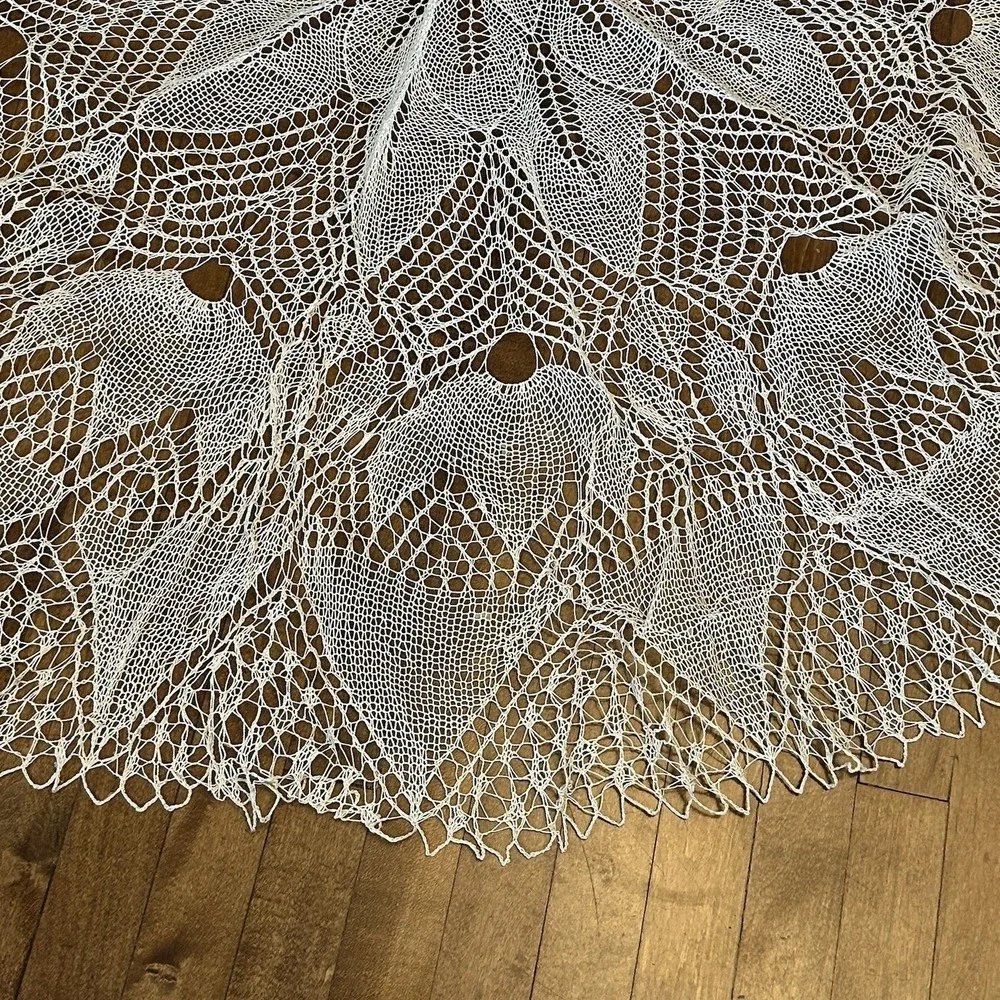 Vintage Handmade Lace Tablecloth 55
